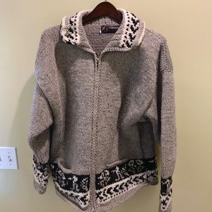 New Hand knit 100% wool thick sweater